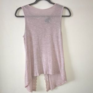 Light pink sleeveless top
